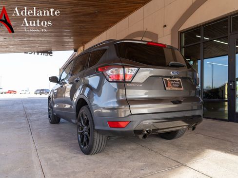 Used 2017 Ford Escape SE image 6