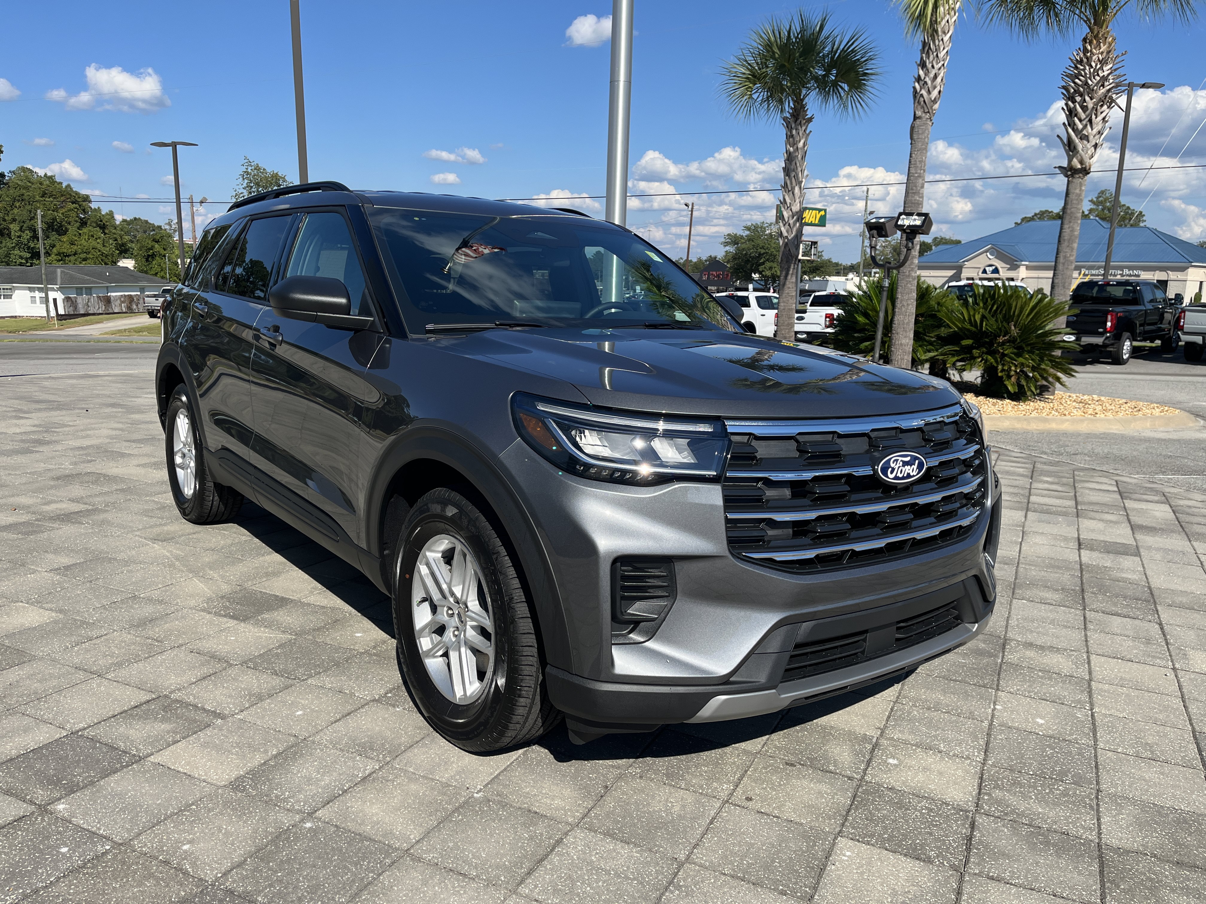 New 2027 Ford Explorer Active RWD image 8
