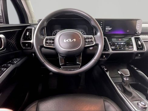 Used 2023 Kia Sorento S FWD image 8