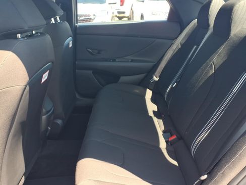 Certified 2025 Hyundai Elantra Sport FWD image 17