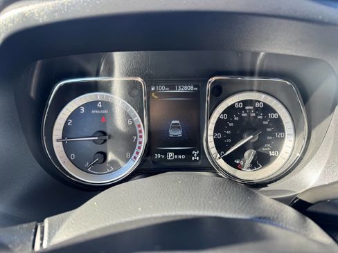 Used 2017 Nissan Titan SL image 20