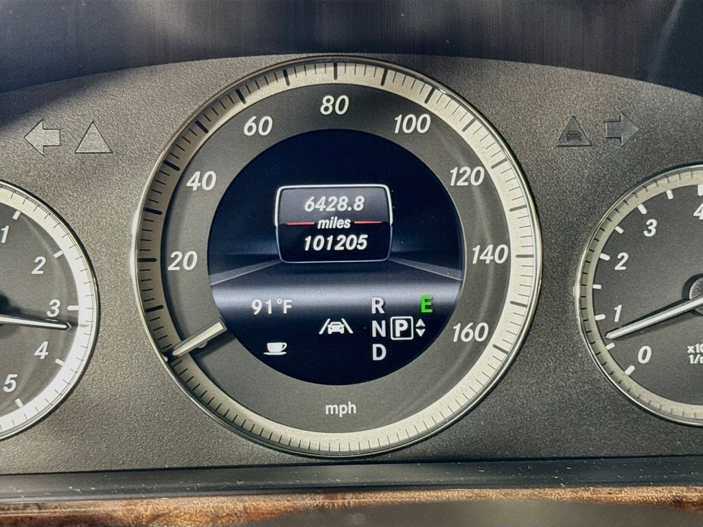 Used 2013 Mercedes-Benz E 350 4MATIC Sedan image 15