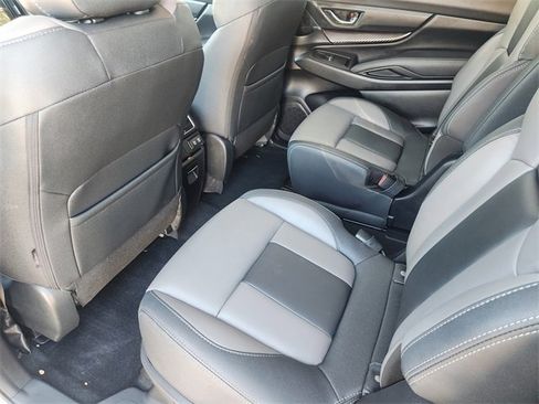 Used 2022 Subaru Ascent Onyx Edition image 11