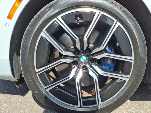 Used 2024 BMW i7 M70 w/ Executive Package AWD/4WD image 11