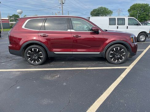 Used 2023 Kia Telluride AWD image 4