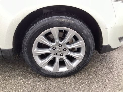 Used 2013 Lincoln MKT FWD image 9