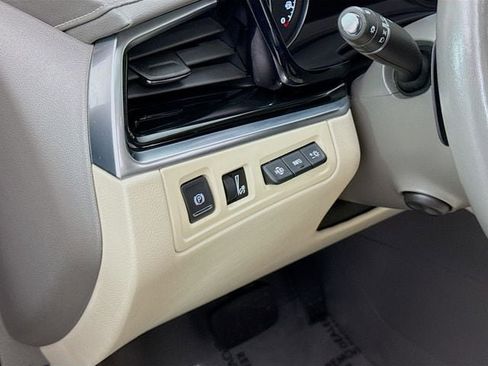 Used 2022 Cadillac XT6 Premium Luxury w/ Technology Package image 12