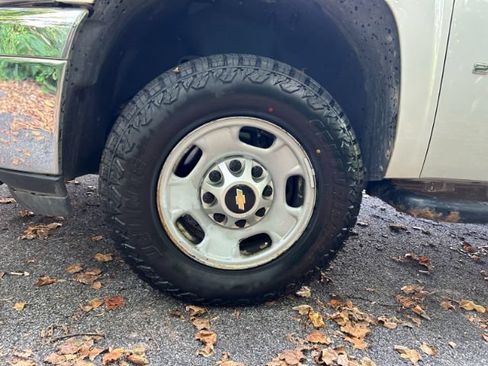Used 2012 Chevrolet Silverado 2500 W/T w/ Snow Plow Prep Package AWD/4WD image 31
