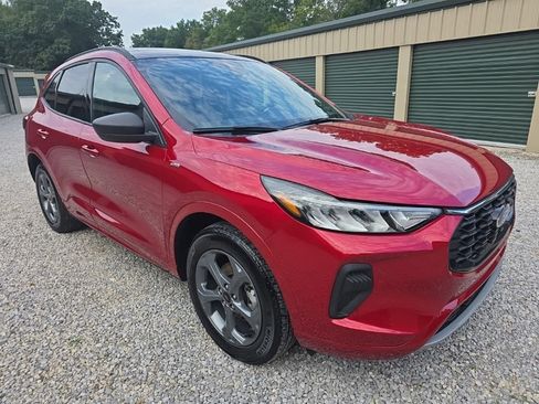 Used 2024 Ford Escape ST-Line w/ Tech Pack #1 AWD/4WD image 9