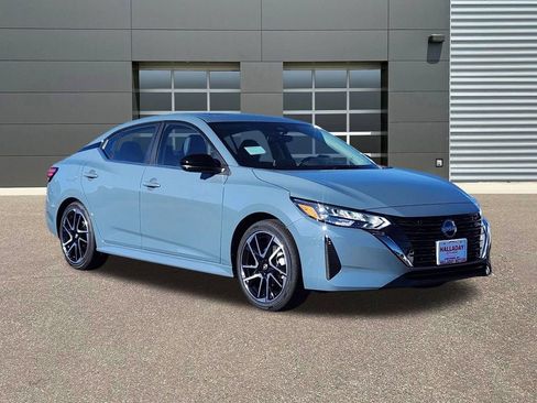 New 2025 Nissan Sentra SR w/ SR Premium Package FWD image 6