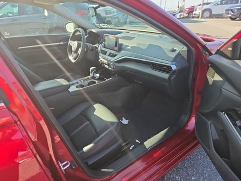 Used 2023 Nissan Altima 2.5 SR FWD image 16
