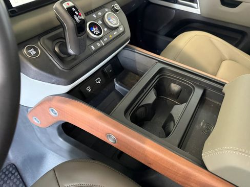 Used 2024 Land Rover Defender 110 X-Dynamic SE image 19