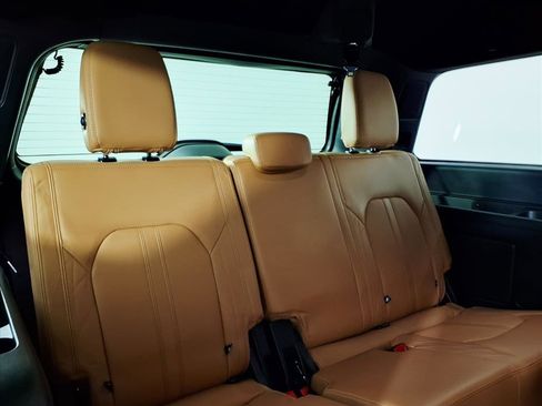 Used 2024 Ford Expedition Platinum image 14