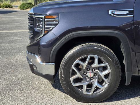 Certified 2023 GMC Sierra 1500 SLT RWD image 8