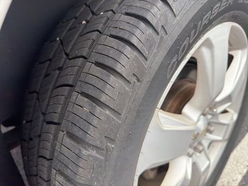 Used 2017 Chevrolet Traverse LT w/ Style and Technology Package image 14