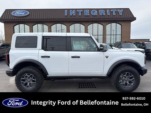 New 2025 Ford Bronco Badlands image 1