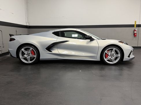 Used 2021 Chevrolet Corvette Stingray Preferred Cpe w/ Z51 Performance Package image 5