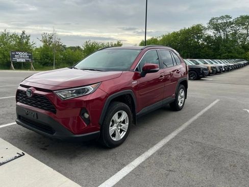 Used 2021 Toyota RAV4 XLE w/ Convenience Package AWD/4WD image 2
