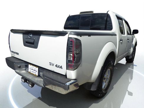 Used 2016 Nissan Frontier SV image 10
