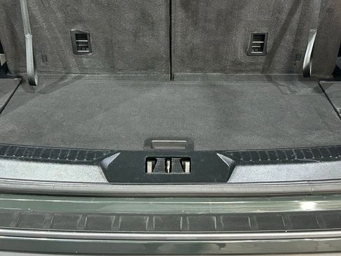 Used 2021 Ford Explorer XLT w/ Equipment Group 202A AWD/4WD image 29