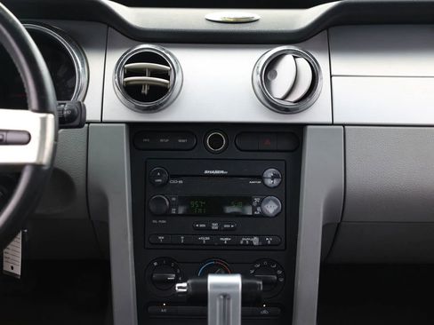 Used 2007 Ford Mustang Coupe RWD image 33