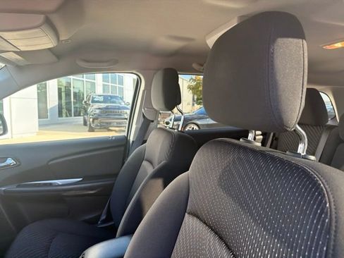 Used 2018 Dodge Journey SE w/ Popular Equipment Group FWD image 6