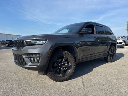 Used 2025 Jeep Grand Cherokee Altitude