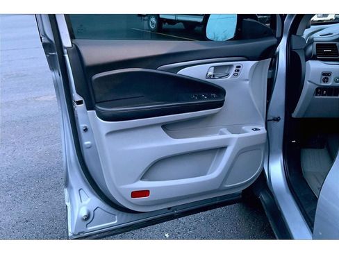 Used 2021 Honda Pilot Special Edition image 25