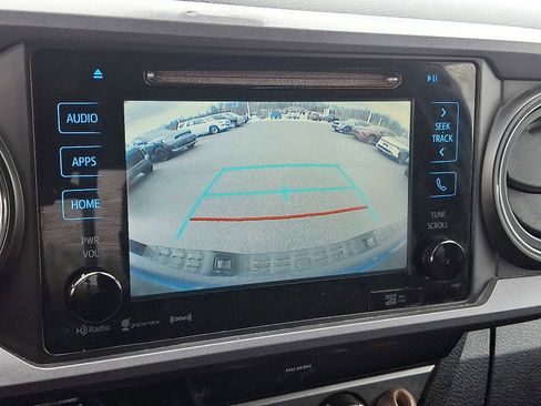 Used 2018 Toyota Tacoma TRD Sport image 20