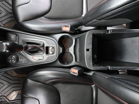 Used 2022 Jeep Cherokee Trailhawk image 34