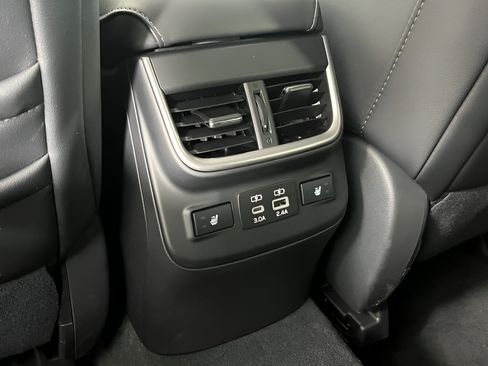 Used 2025 Subaru Outback Limited AWD/4WD image 27