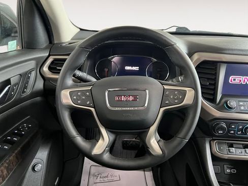 Used 2023 GMC Acadia Denali w/ Denali Technology Package image 9