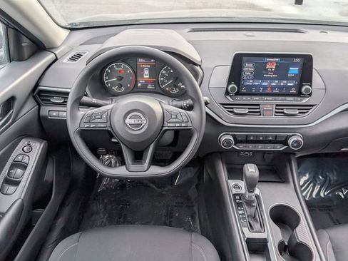 Certified 2025 Nissan Altima 2.5 S FWD image 13
