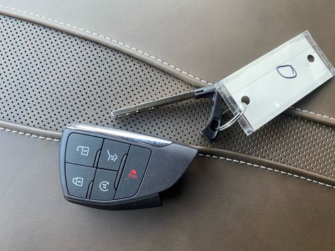 New 2026 GMC Acadia Denali Ultimate w/ LPO, Floor Liner Package image 33