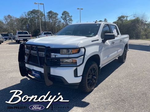 Used 2021 Chevrolet Silverado 1500 Custom image 3