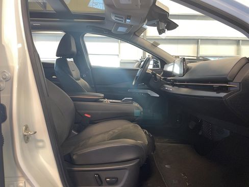 Used 2024 Nissan Ariya AWD image 24