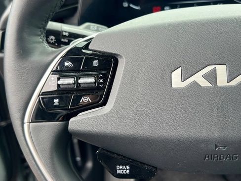 Certified 2025 Kia Niro Wind w/ Wind Preserve Package FWD image 21