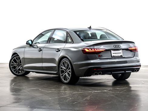 Used 2021 Audi S4 Premium Plus w/ Premium Plus Package image 11