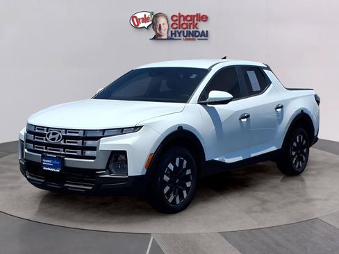 Used 2025 Hyundai Santa Cruz SE FWD image 1