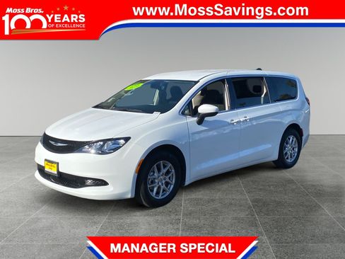 Used 2023 Chrysler Voyager LX FWD image 1