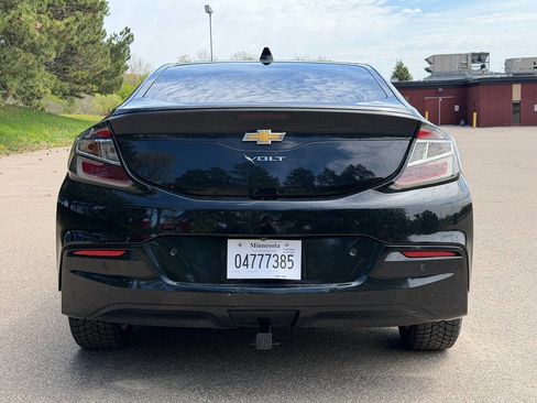 Used 2017 Chevrolet Volt Premier w/ Driver Confidence II Package FWD image 4