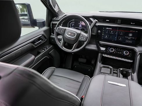 Used 2025 GMC Sierra 2500 AT4X AWD/4WD image 29