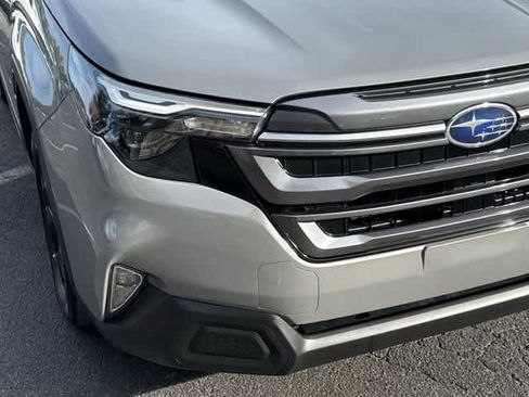 Used 2025 Subaru Forester Premium AWD/4WD image 10