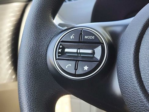 Used 2025 Kia Soul LX w/ LX Technology Package FWD image 27