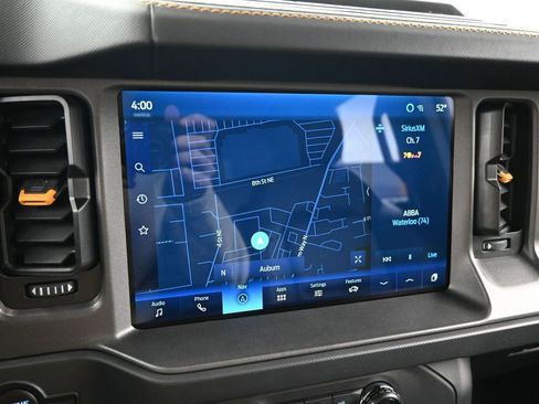 Used 2024 Ford Bronco Badlands image 14