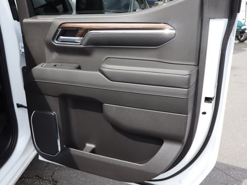 Certified 2024 Chevrolet Silverado 1500 LT Trail Boss image 32