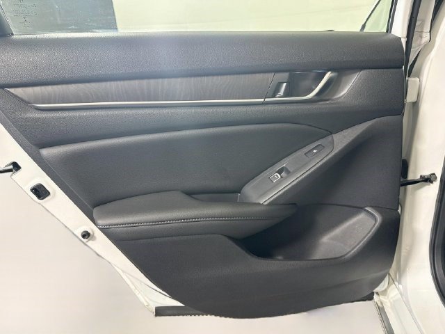 Used 2020 Honda Accord Touring image 25