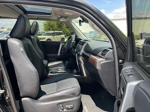 Used 2022 Toyota 4Runner Limited AWD/4WD image 26