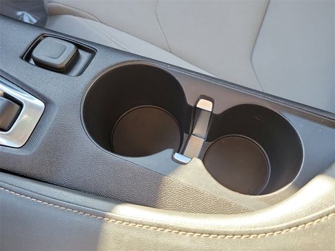 Used 2019 Chevrolet Camaro LT image 13