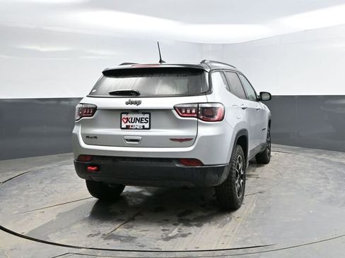 Used 2025 Jeep Compass Trailhawk image 7